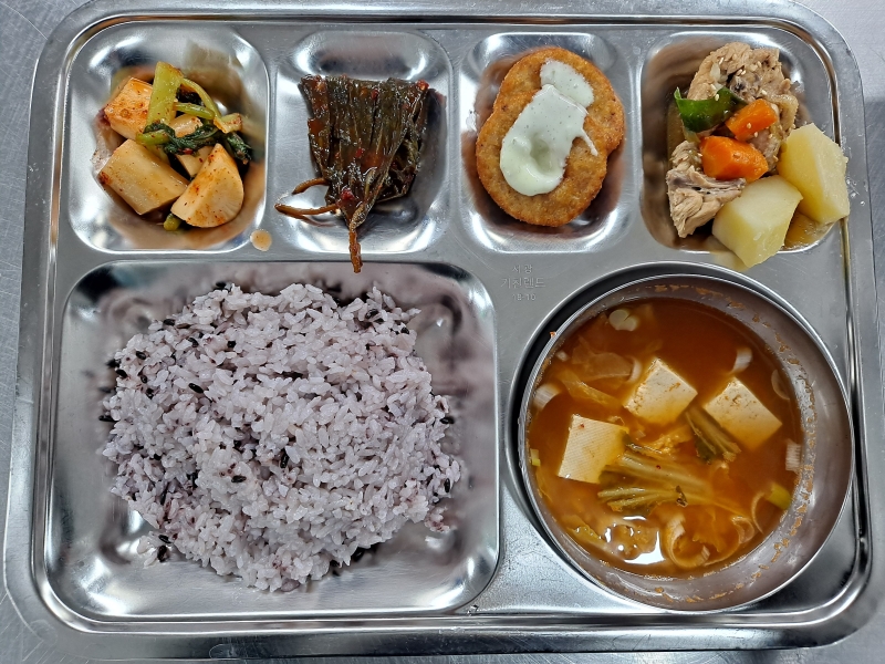 경로식당 10/24(월) 식사메뉴의 1번째 이미지