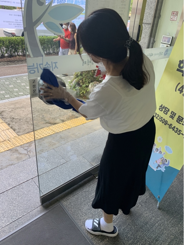 8월 셋째주 손잡이 소독의 4번째 이미지