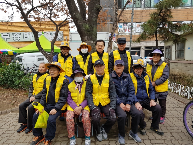 2018년 불법광고물제거사업 11월 활동 사진(12조)의 2번째 이미지