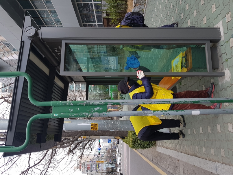 2019년 3월 정류장지킴이 활동사진(1조, 5조)의 1번째 이미지
