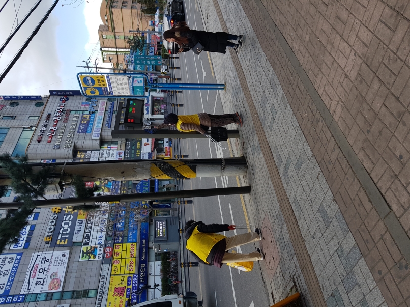2019년 3월 정류장지킴이 활동사진(1조, 5조)의 2번째 이미지