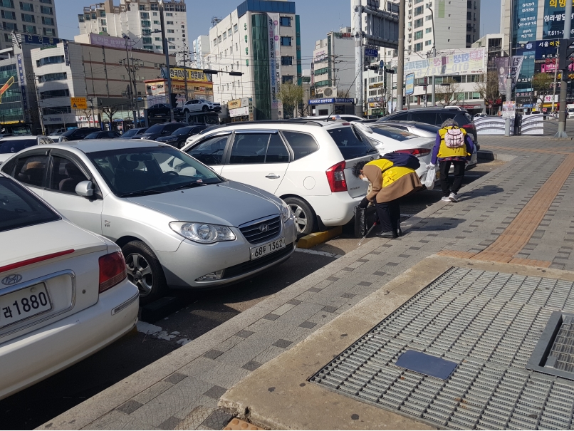 2019년 4월 정류장지킴이 활동사진(6조, 7조)의 4번째 이미지