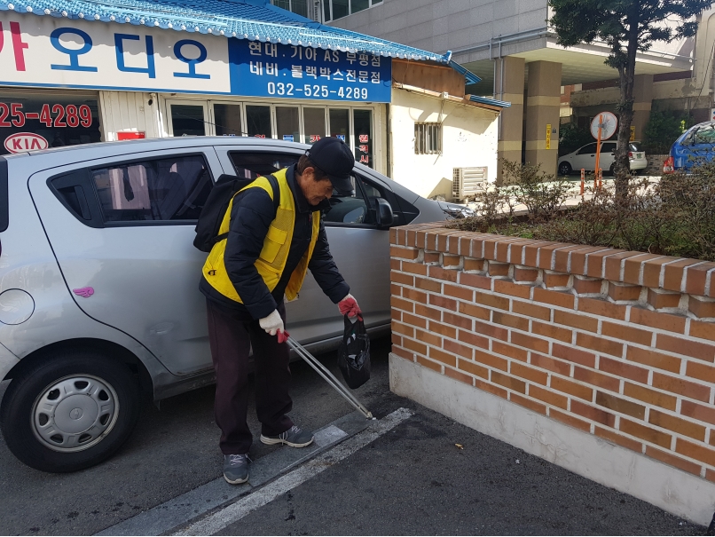 2019년 4월 정류장지킴이 활동사진(6조, 7조)의 5번째 이미지