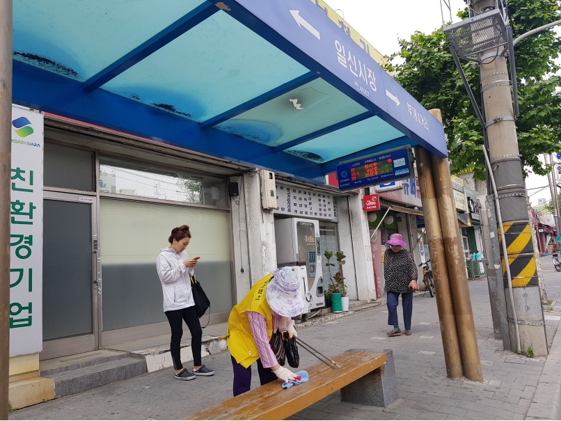 2019년 정류장지킴이 5월 활동사진(10조, 12조)의 4번째 이미지