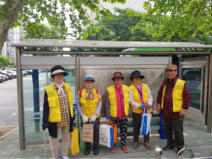 2019년 정류장지킴이 5월 활동사진(1조, 5조)의 2번째 이미지