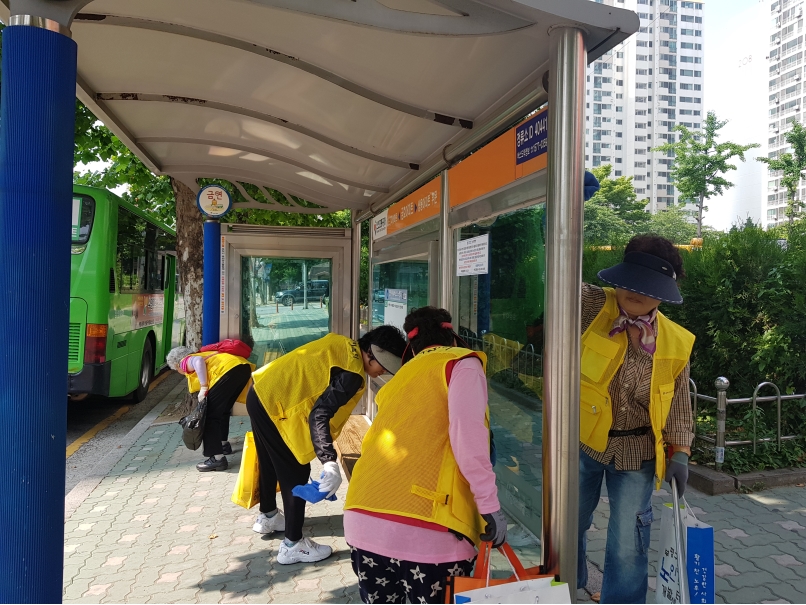 2019년 정류장지킴이 6월 활동사진(1조, 6조)의 2번째 이미지