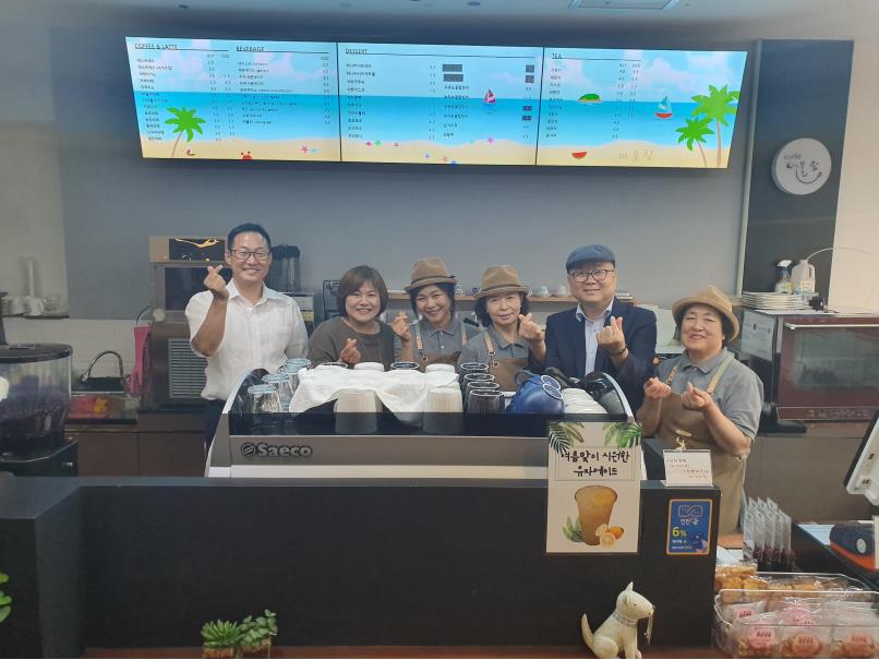 한국노인인력개발원 강익구원장님 센터방문의 3번째 이미지