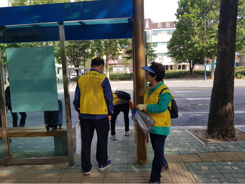 2019년 정류장지킴이 9월 활동사진(4조, 6조)의 2번째 이미지