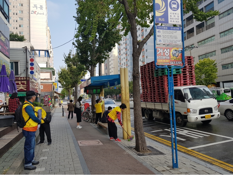 2019년 정류장지킴이 10월 활동사진(4조, 7조)의 1번째 이미지