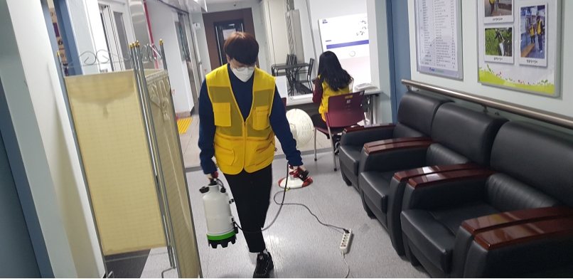 3/12(목) 코로나19 대응 사무실 자체소독의 2번째 이미지