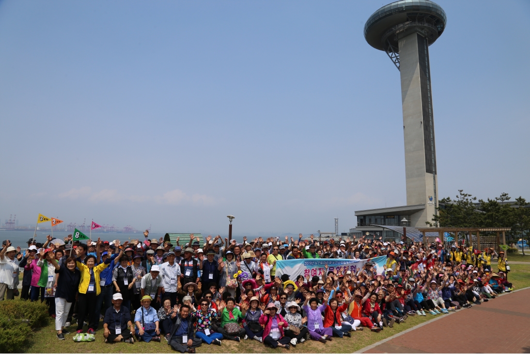 2019년 노인일자리 및 사회활동지원사업 참여자 문화체험(3일차)의 1번째 이미지