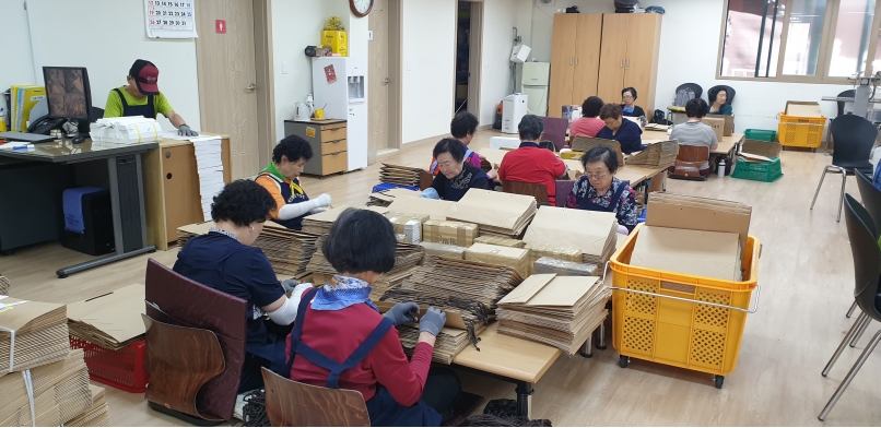 5/23(목) 비전홀 공동작업장 근무 사진의 2번째 이미지