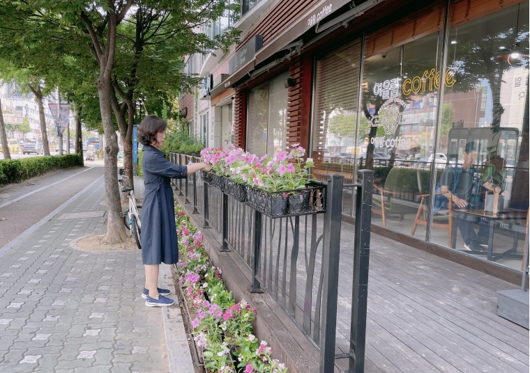 카페어울림 화초작업의 3번째 이미지