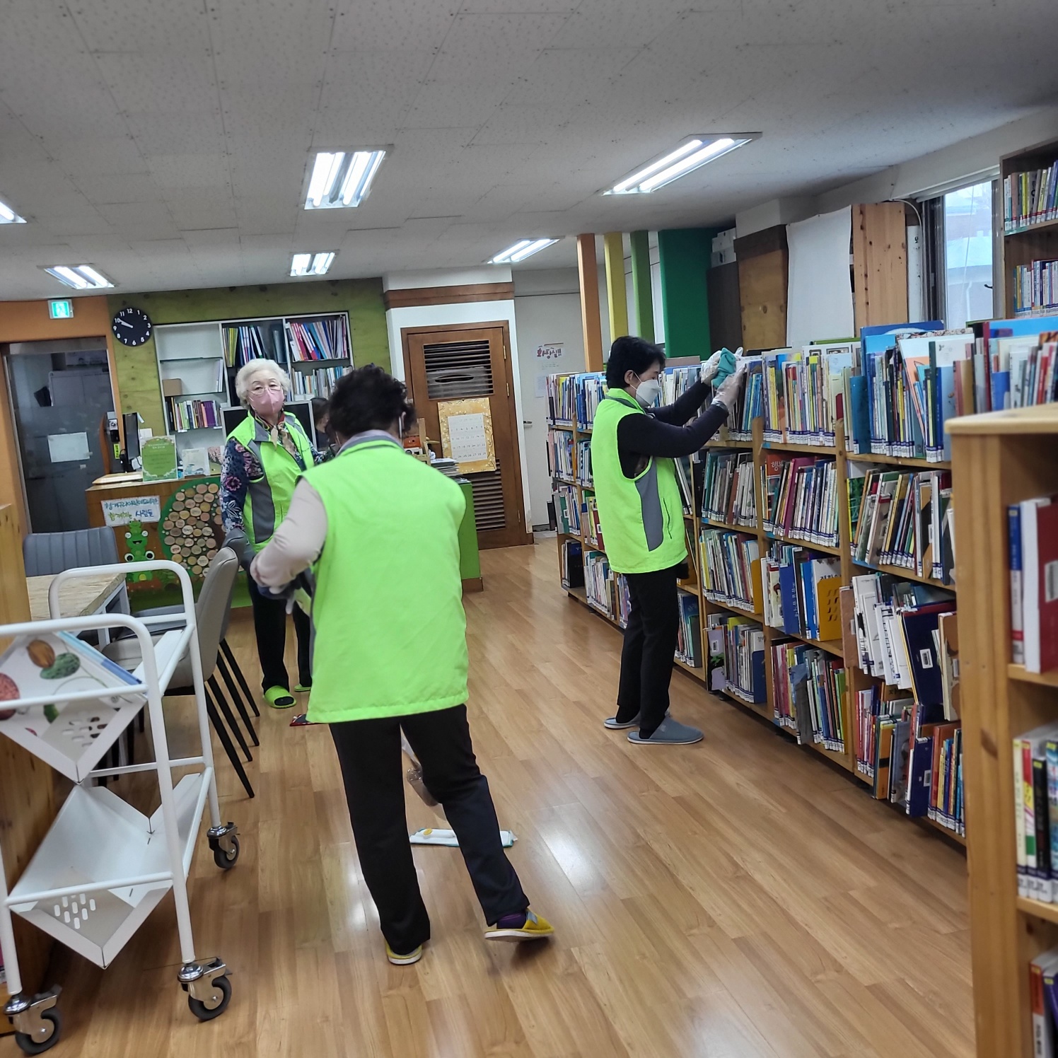 청개구리어린이도서관