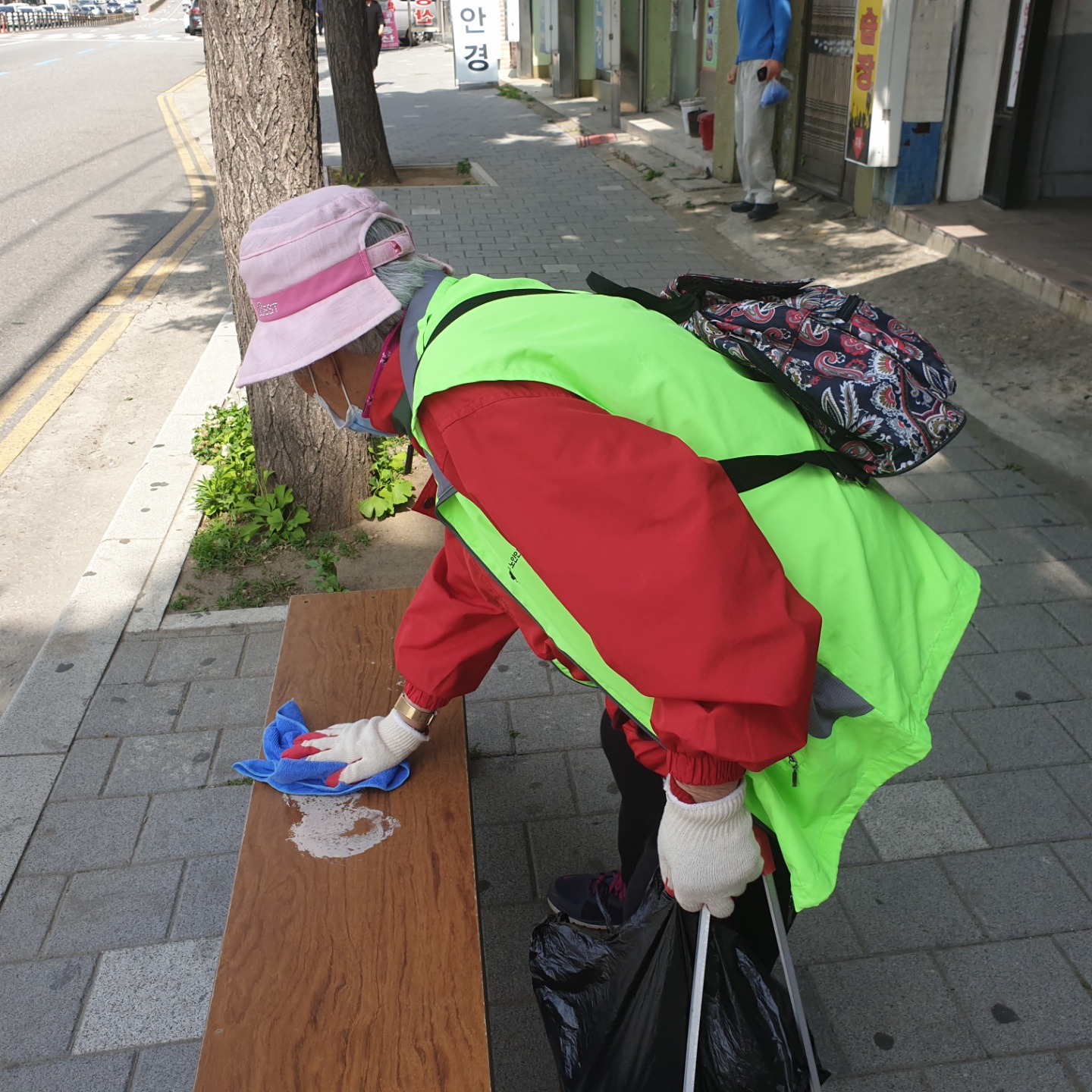 정류장지킴이 _5월12일 모니터링의 4번째 이미지