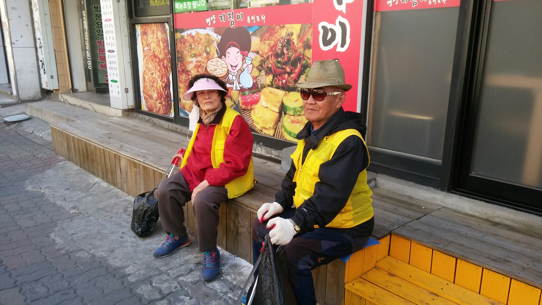 2019년 4월 우리장터도우미 활동사진의 4번째 이미지