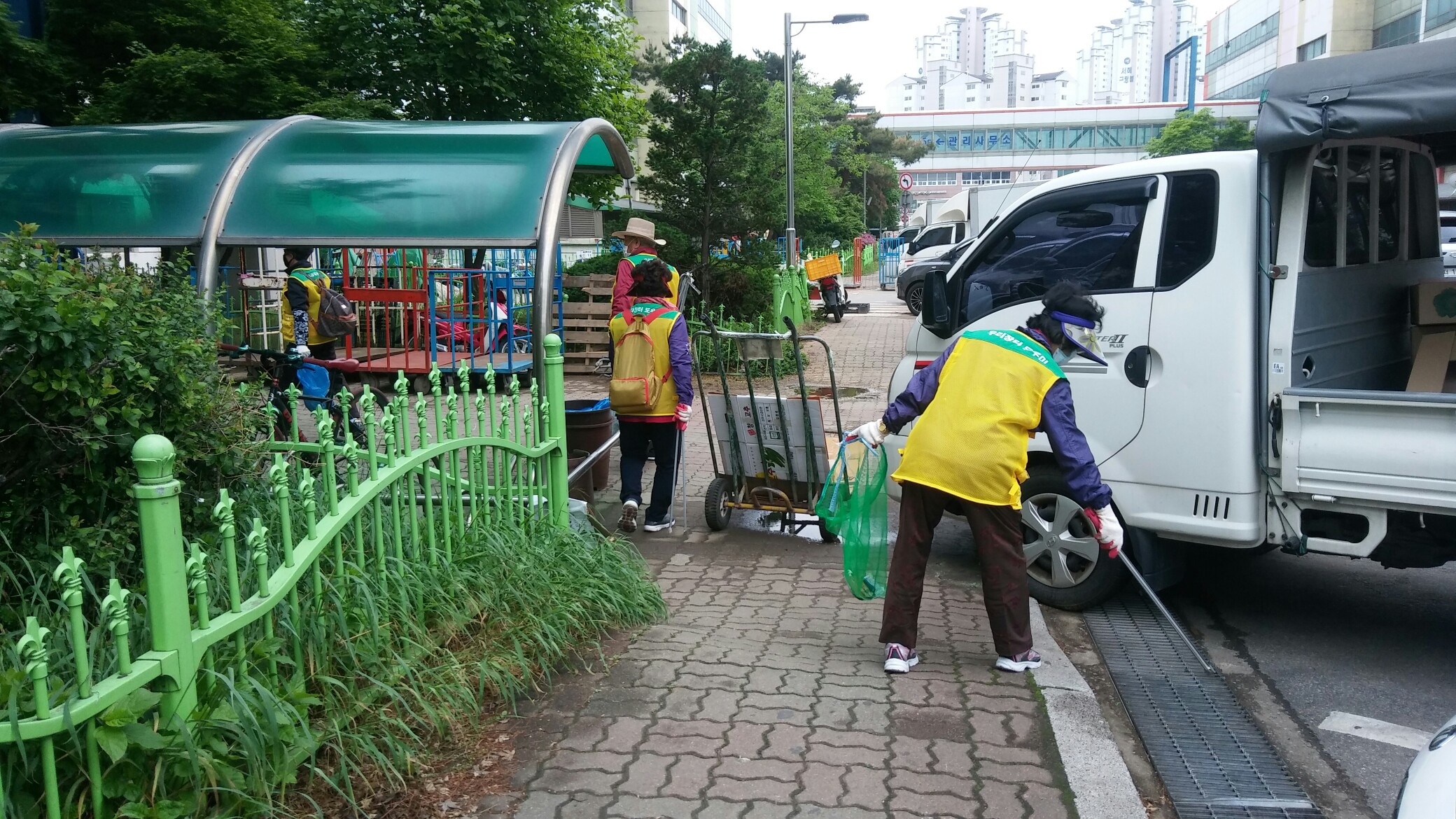 2020년 5월 우리장터도우미 활동사진의 3번째 이미지