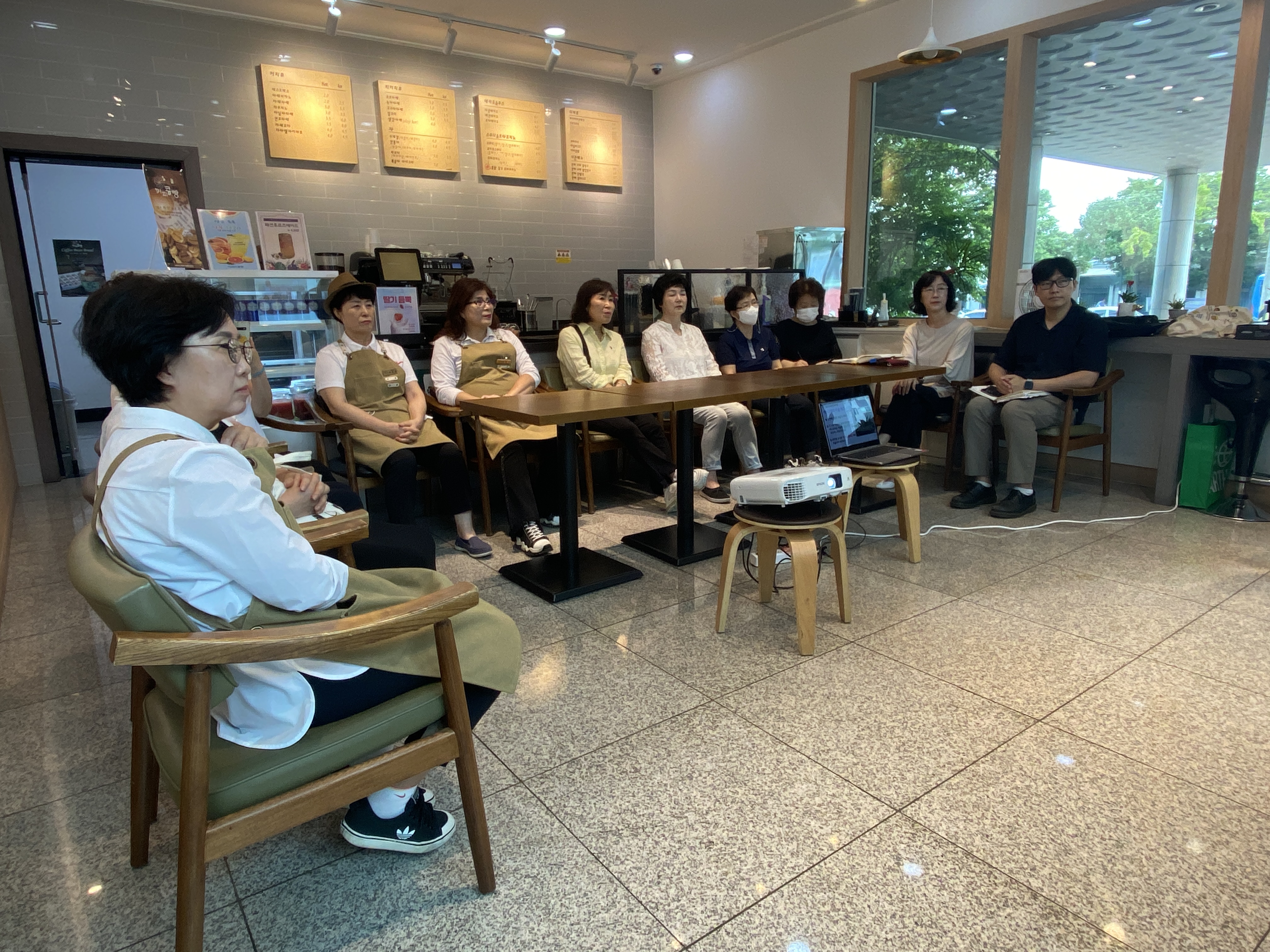 카페어울림(부평우체국점) 9월 분기회의 및 산업안전보건교육의 4번째 이미지