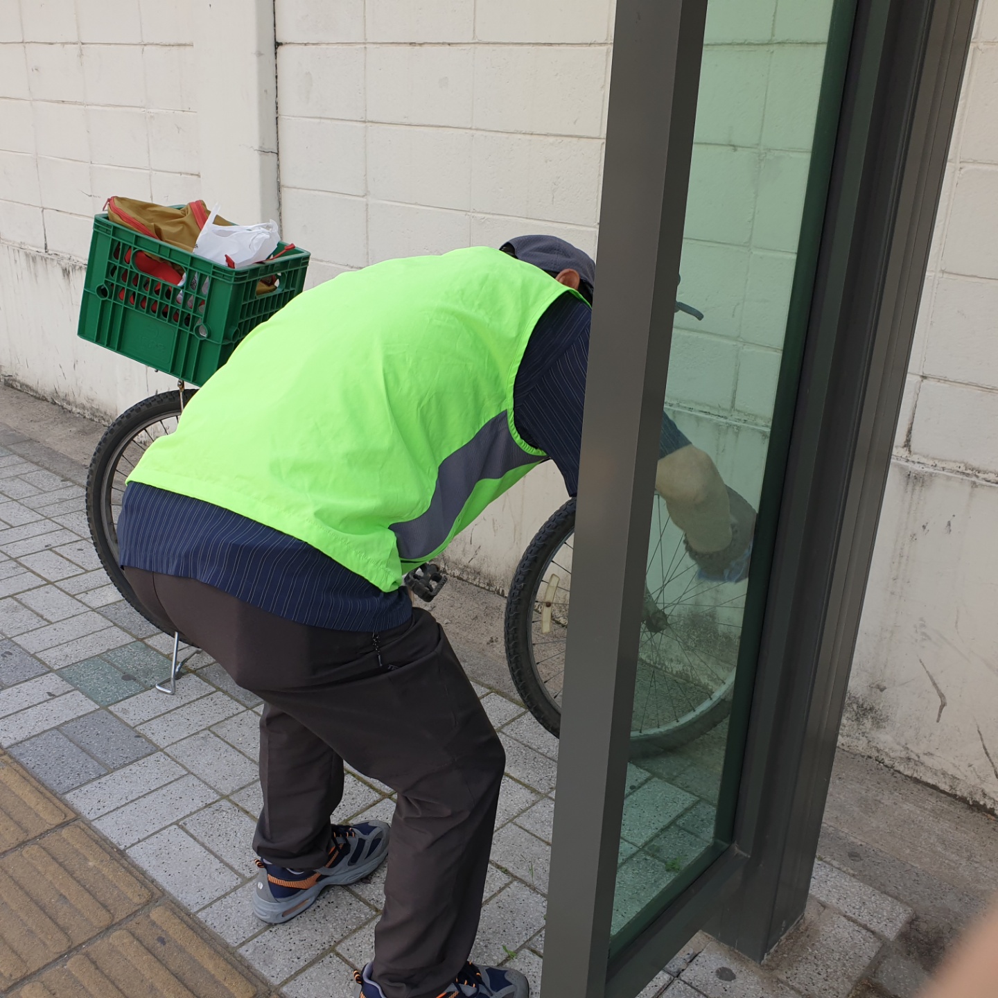 정류장지킴이 _5월17일 모니터링의 4번째 이미지