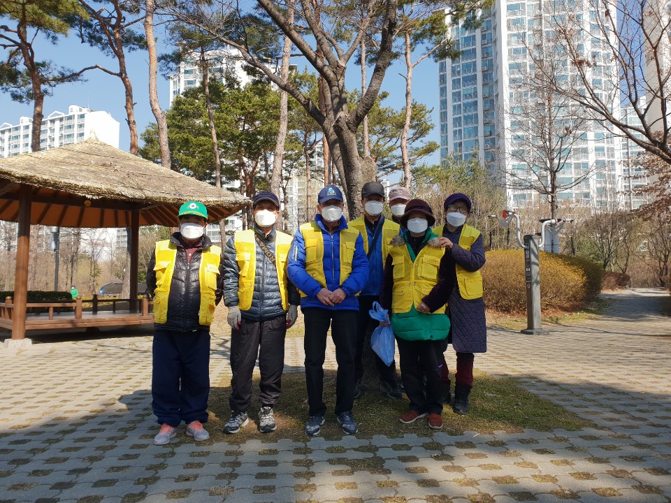 3/8(금) 불법광고물제거사업 활동사진의 3번째 이미지