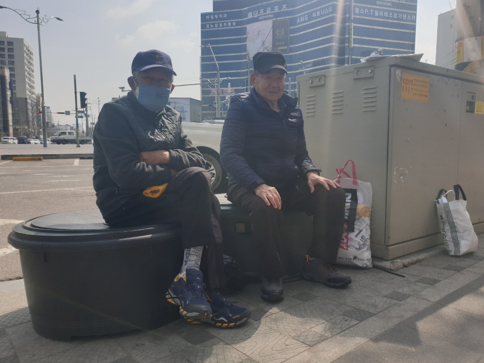 4/5(금) 불법광고물제거사업 활동사진의 2번째 이미지