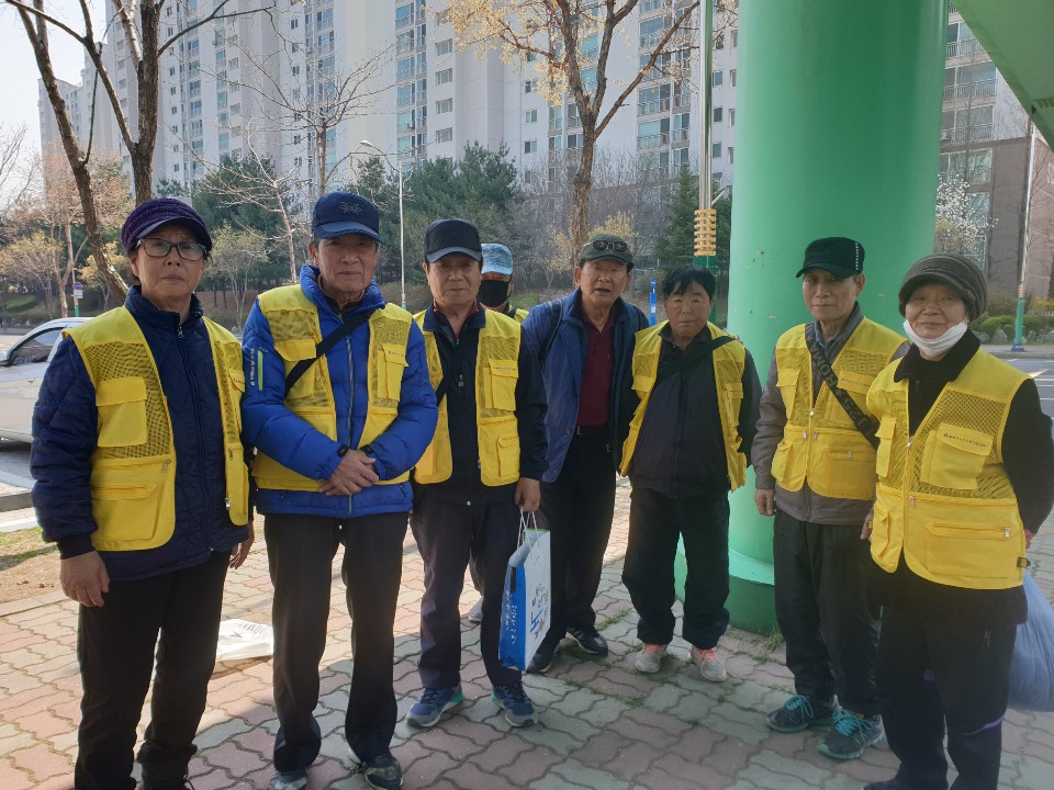 4/12(금) 불법광고물제거사업 활동사진의 3번째 이미지
