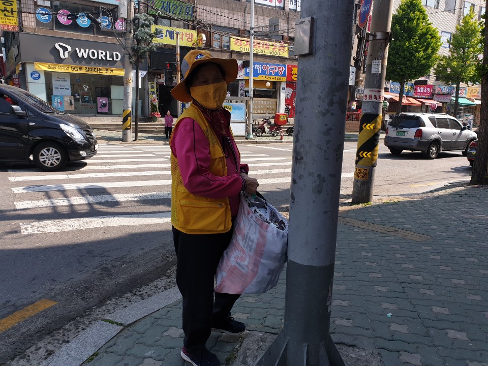 5/10(금) 불법광고물제거사업 활동사진의 3번째 이미지
