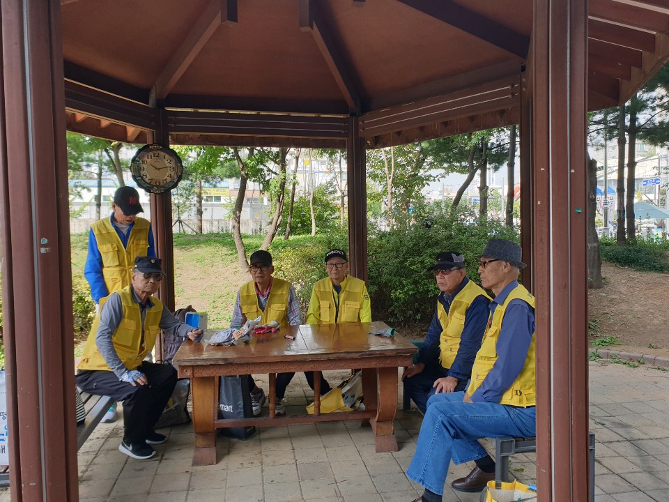 9/25(수) 불법광고물제거사업 활동사진의 5번째 이미지