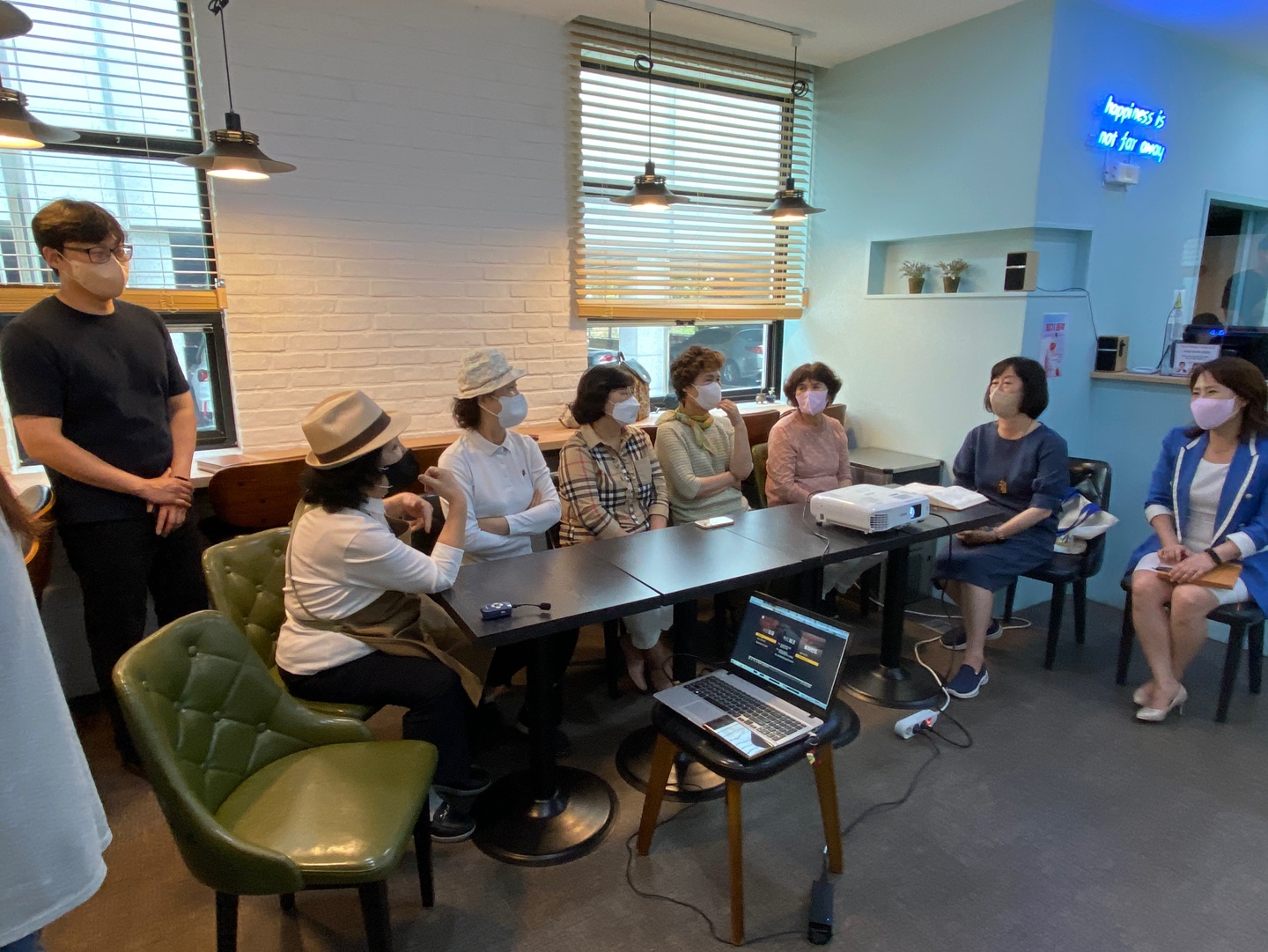 카페어울림(국민체육센터점) 6월 월례회 및 산업안전보건교육의 2번째 이미지