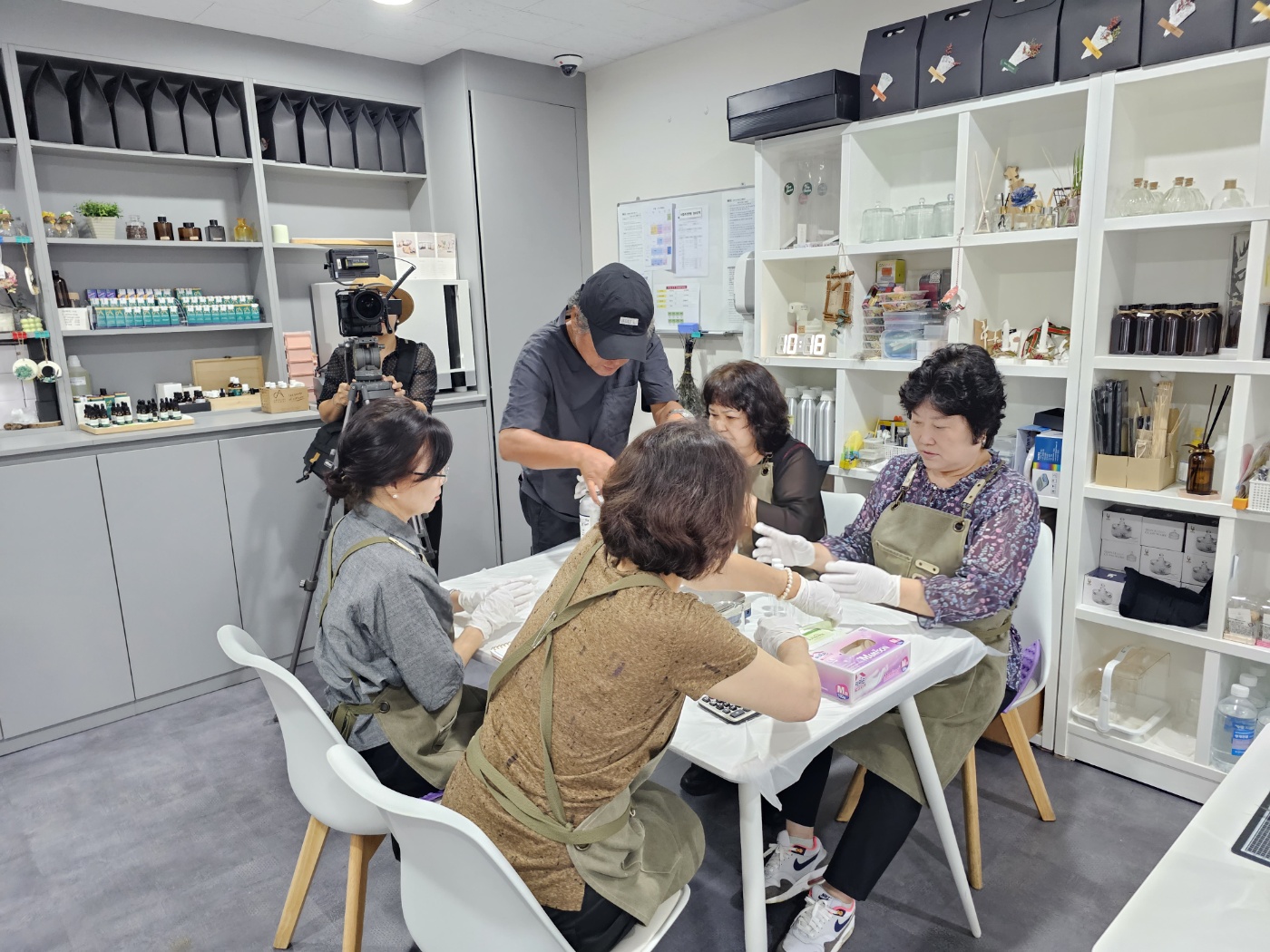 인천 노인일자리(맞춤향기공방, 어울림퓨전떡&디저트)  소개영상 촬영의 1번째 이미지