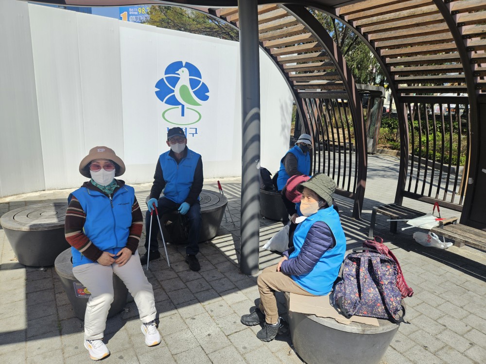 4월 지하상가안내도우미의 2번째 이미지