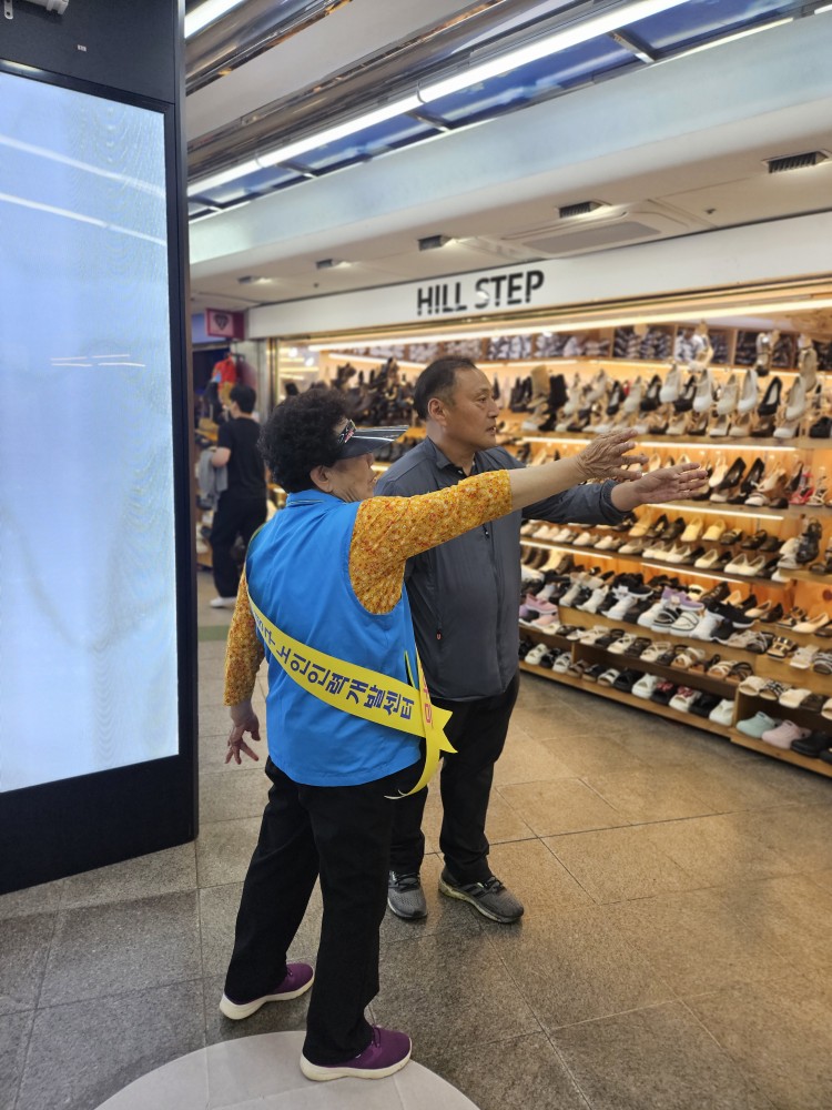 지하상가안내도우미 5월 모니터링의 4번째 이미지