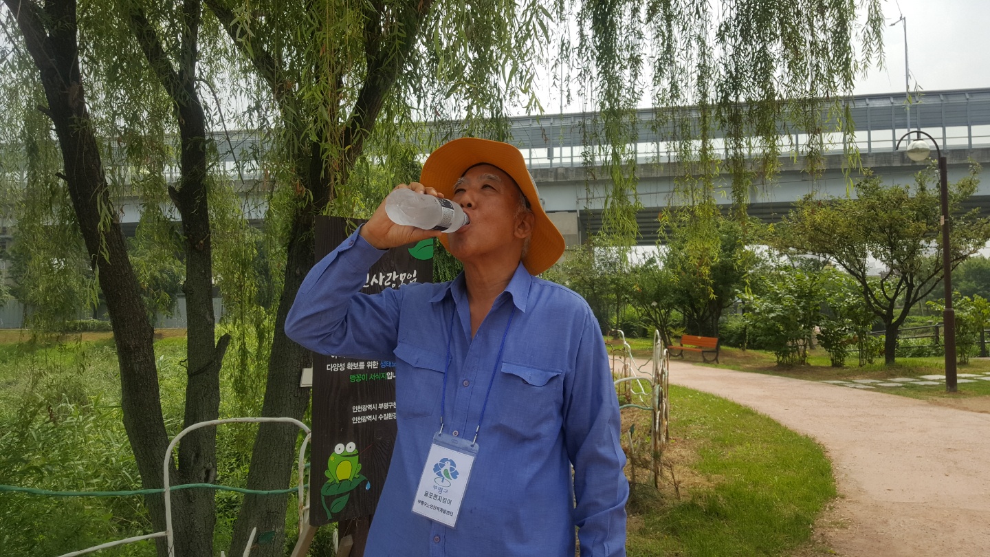 2018년 굴포천지킴이 혹서기 생수 지급의 2번째 이미지