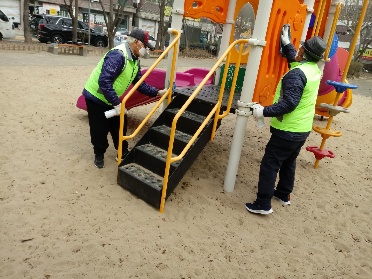 시니어방역단_1조_3월모니터링의 2번째 이미지