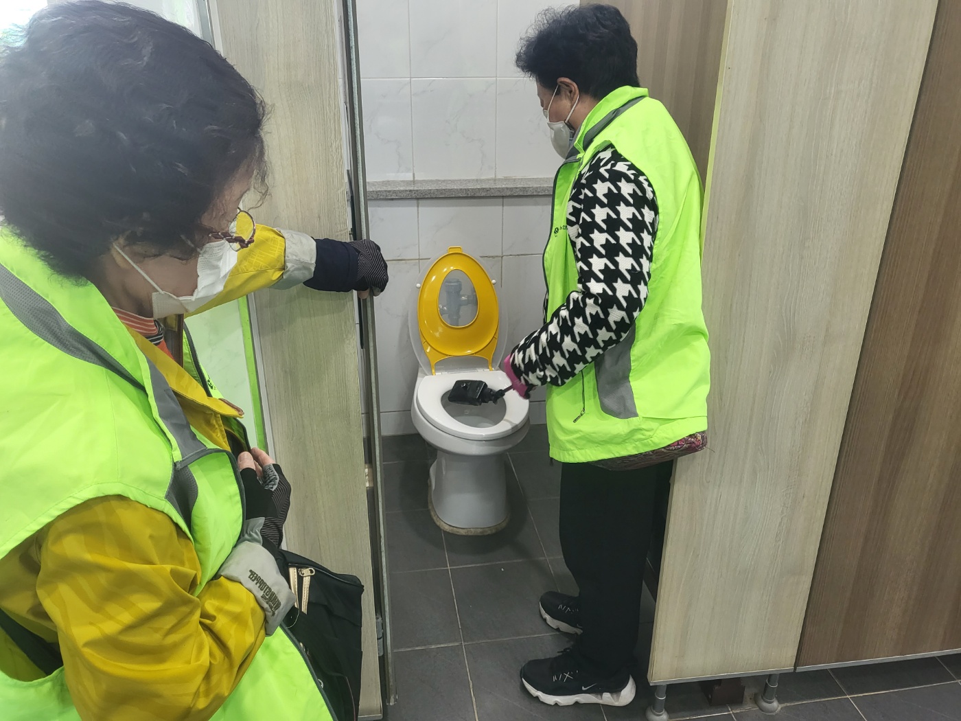 불법촬영실버지킴이단 10월 모니터링의 2번째 이미지