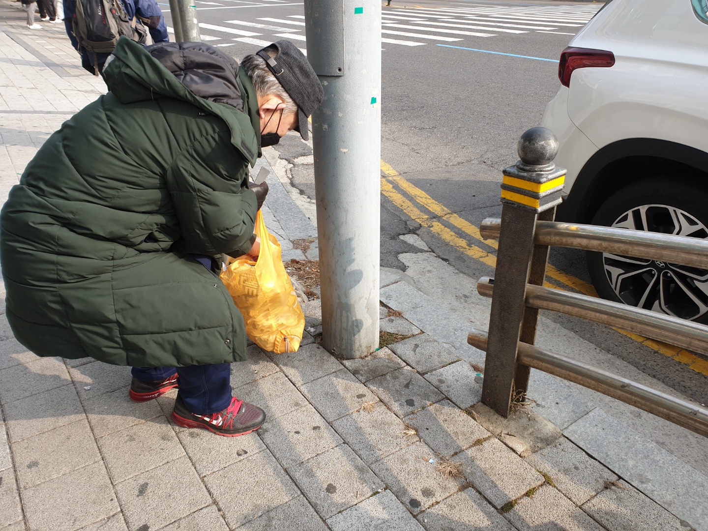불법광고물제거사업 2월 활동사진(9조)의 2번째 이미지