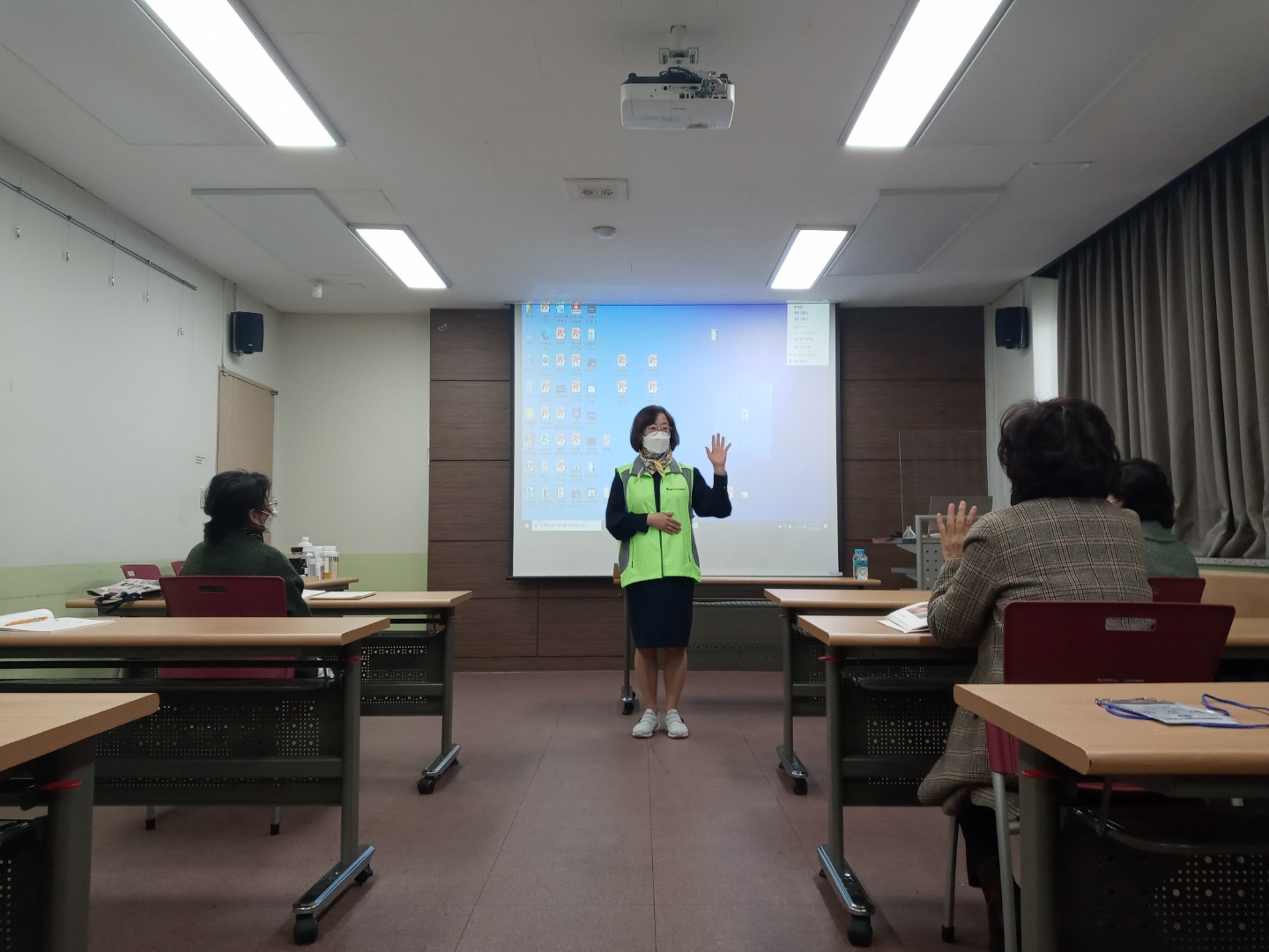 2021년 전문가양성(심화)과정-아로마테라피스트-1차시 이미지