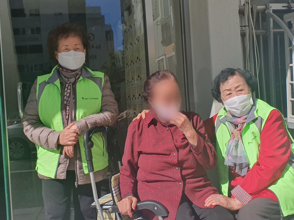 노노케어 10월 참여자&수혜자 모니터링의 4번째 이미지