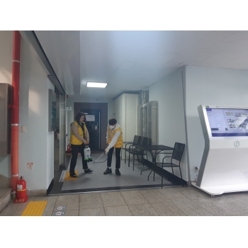 코로나19관련 사무실 자체 소독작업(03/09) 이미지