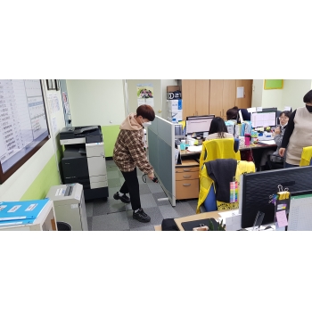 코로나19 관련 직원회의 및 사무실 소독 이미지