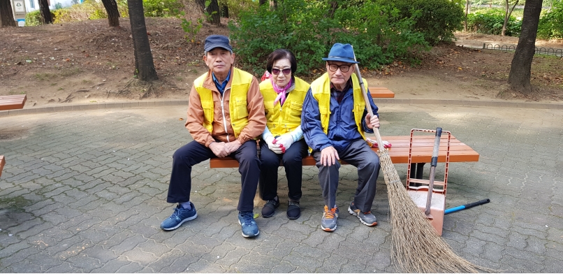 10/14(월) 어린이공원관리원 활동사진의 2번째 이미지
