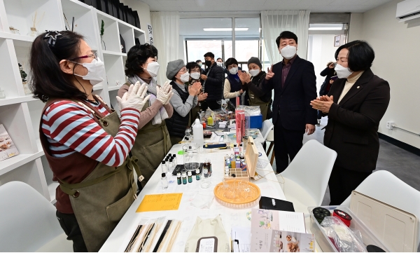 청춘공작소 격려차 방문(차준택구청장님)의 3번째 이미지