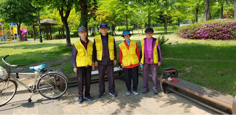 5/10(금) 어린이공원관리원 활동사진의 5번째 이미지