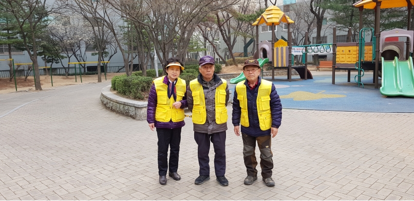 3/11(월) 어린이공원관리원 활동사진의 4번째 이미지
