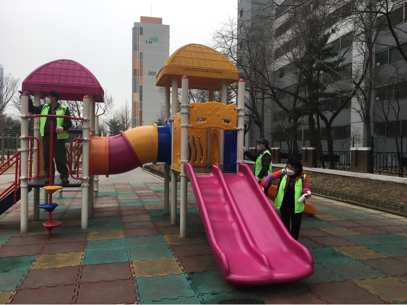 시니어방역단_13조_3월모니터링의 3번째 이미지
