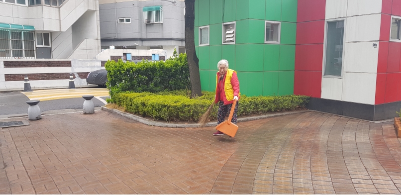 4/10(수) 어린이공원관리원 활동사진의 2번째 이미지
