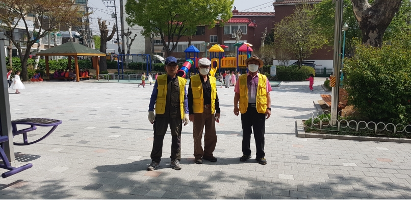 4/22(월) 어린이공원관리원 활동사진의 3번째 이미지