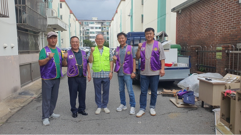 인천 부평구자원봉사센터, 홀몸 어르신 가정 대상 주거환경 개선 재능기부 봉사활동 진행의 1번째 이미지