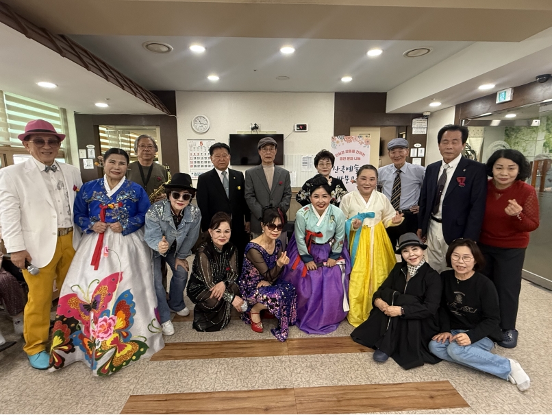 노인사회활동지원사업 산곡예술단 방문공연의 1번째 이미지