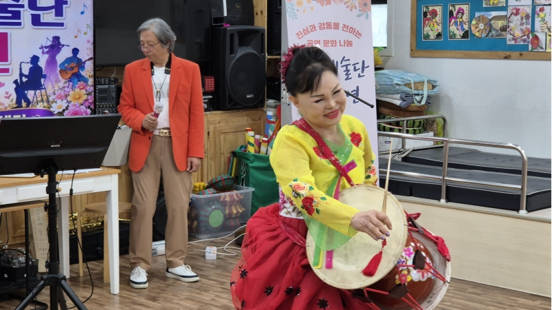 노인사회활동지원사업 산곡예술단 5월 11일 공연 진행의 2번째 이미지